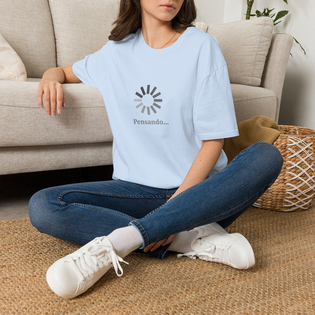 T-Shirt — "Estoy Pensando" Minimal Sunrise Graphic