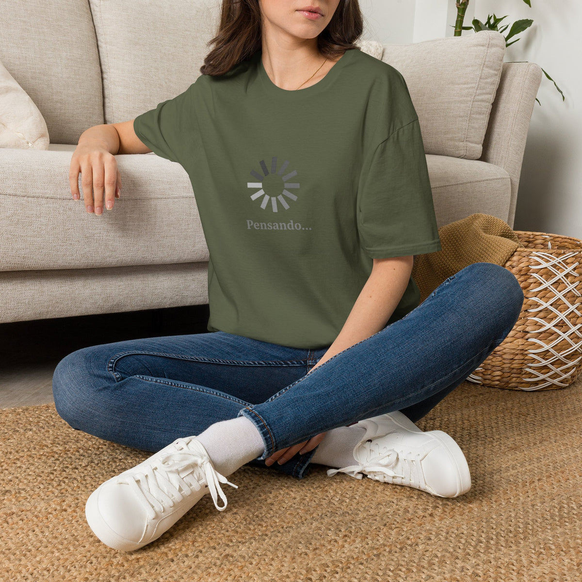 T-Shirt — "Estoy Pensando" Minimal Sunrise Graphic
