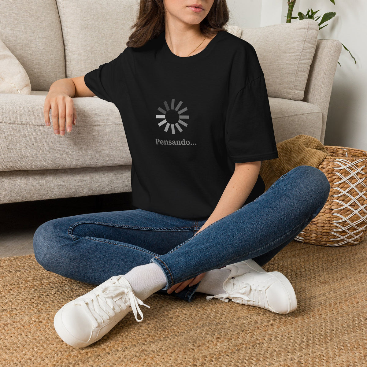 T-Shirt — "Estoy Pensando" Minimal Sunrise Graphic